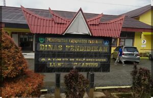 KEPALA DINAS PENDIDIKAN PASAMAN MUSLIM, MPd, WUJUDKAN BIROKRASI HUMANIS DI LINGKUNGANNYA  - IMG 20260612 085050