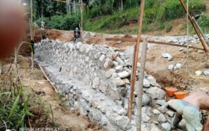 Ketua Fraksi Gerindra DPRD Sumatera Barat Khairuddin Simanjuntak Kembali Buktikan Komitmen Perjuangkan Kepentingan Masyarakat, Jalan Longsor Panti-Simpang Empat Mulai Dikerjakan 4 Ketua Fraksi Gerindra DPRD Sumatera Barat Khairuddin Simanjuntak Kembali Buktikan Komitmen Perjuangkan Kepentingan Masyarakat, Jalan Longsor Panti-Simpang Empat Mulai Dikerjakan - IMG 20260614 175047