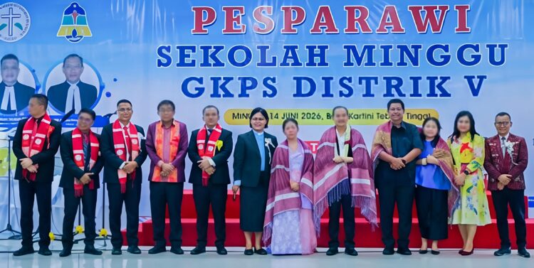 Wali Kota Tebing Tinggi Ajak Kerjasama Dalam Membentuk Generasi Beriman, Saat Menghadiri Pesparawi GKPS Distrik V 2 Wali Kota Tebing Tinggi Ajak Kerjasama Dalam Membentuk Generasi Beriman, Saat Menghadiri Pesparawi GKPS Distrik V