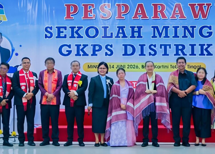 Wali Kota Tebing Tinggi Ajak Kerjasama Dalam Membentuk Generasi Beriman, Saat Menghadiri Pesparawi GKPS Distrik V