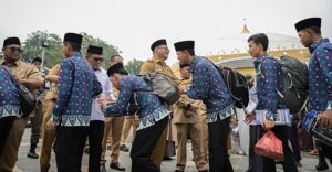 Bupati Deli Serdang Lepas 56 Kafilah Ikuti MTQ Ke-40 Tingkat Provinsi Sumatera Utara 3 Bupati Deli Serdang Lepas 56 Kafilah Ikuti MTQ Ke-40 Tingkat Provinsi Sumatera Utara - IMG 20260615 191534