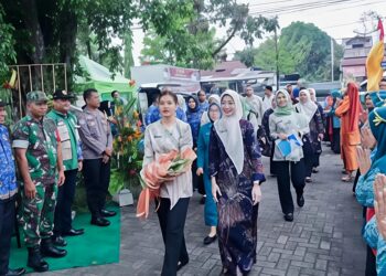 KETUA TP PKK TEBING TINGGI SAMBUT HANGAT KETUA TP PKK PROVINSI SUMATERA UTARA DI KELURAHAN RANTAU LABAN