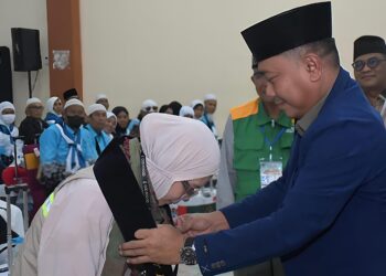 Wakil Bupati Deli Serdang Lom Lom Suwondo Sambut Kepulangan Jemaah Haji Kloter 15 Embarkasi Kuala Namu