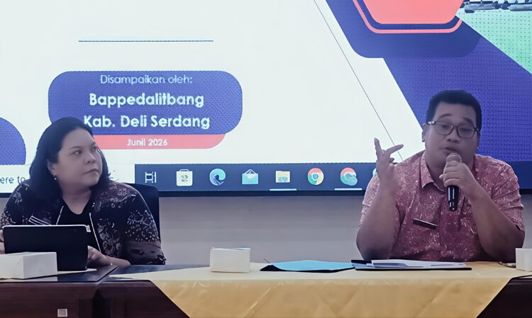 FORUM DISKUSI PENYUSUNAN PETA JALAN PEMAJUAN ILMU PENGETAHUAN DAN TEKNOLOGI 2 FORUM DISKUSI PENYUSUNAN PETA JALAN PEMAJUAN ILMU PENGETAHUAN DAN TEKNOLOGI