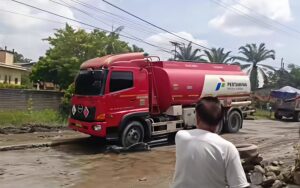 LAPOR PAK PRESIDEN RI DAN GUBERNUR SUMUT! JALAN LINTAS KABUPATEN DI GALANG KOTA KUPAK-KAPIK 5 LAPOR PAK PRESIDEN RI DAN GUBERNUR SUMUT! JALAN LINTAS KABUPATEN DI GALANG KOTA KUPAK-KAPIK - IMG 20260621 114129