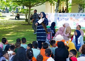 GIAT ANAK-ANAK PAUD DAN TK DI LAPAK BACA DELSERA BATANGKUIS
