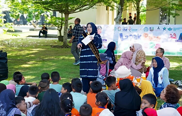 GIAT ANAK-ANAK PAUD DAN TK DI LAPAK BACA DELSERA BATANGKUIS 2 GIAT ANAK-ANAK PAUD DAN TK DI LAPAK BACA DELSERA BATANGKUIS