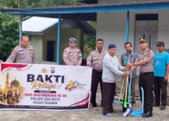 Sambut HUT Bhayangkara Ke-80, Kapolsek Dua Koto Pimpin Bakti Religi Di Masjid Raya Nurul Yaqin Nagari Cubadak Barat, Sumbar