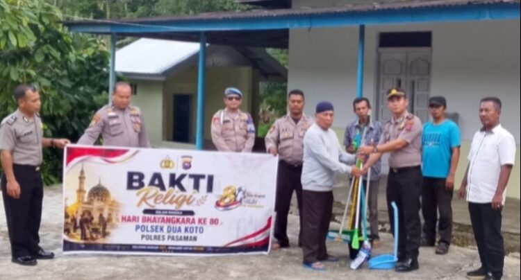 Sambut HUT Bhayangkara Ke-80, Kapolsek Dua Koto Pimpin Bakti Religi Di Masjid Raya Nurul Yaqin Nagari Cubadak Barat, Sumbar 2 Sambut HUT Bhayangkara Ke-80, Kapolsek Dua Koto Pimpin Bakti Religi Di Masjid Raya Nurul Yaqin Nagari Cubadak Barat, Sumbar