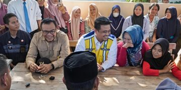 Merespon Keluhan Warga Kota Galang Deli Serdang, Gubsu Bobby Afif Nasution Tinjau Langsung Jalan Rusak Bersama Bupati Asri Ludin Tambunan