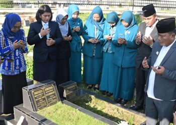 Menyambut Hari Ulang Tahun (HUT) Ke-80 Kabupaten Deli Serdang, Wabup Lom Lom Suwondo Ziarah Ke Makam Alm. H. Abdul Hafid