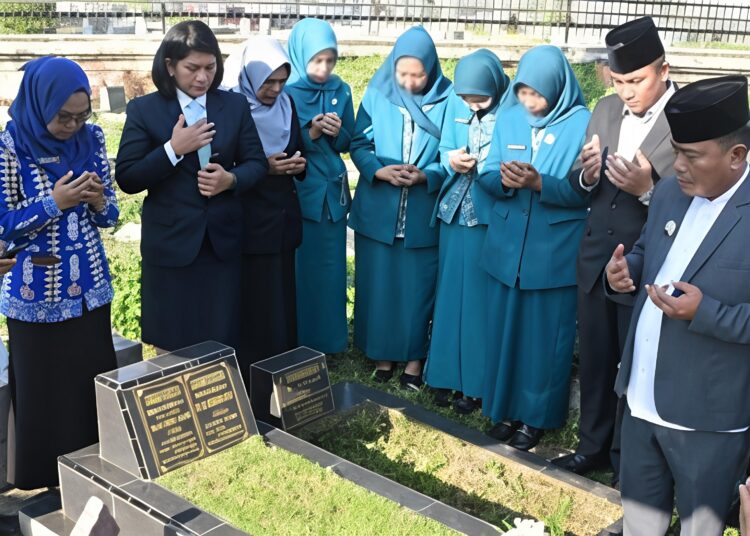 Menyambut Hari Ulang Tahun (HUT) Ke-80 Kabupaten Deli Serdang, Wabup Lom Lom Suwondo Ziarah Ke Makam Alm. H. Abdul Hafid