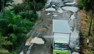 PEMPROV SUMUT PERBAIKI DAN PERLEBAR JALAN RUSAK TELAH PULUHAN TAHUN DI NEGERI LAMA LABUHAN BATU - IMG 20260627 091010