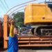‎Warga Hadang Truk Tronton Pembawa Ekskavator Di Jalur Talu-Panti, Dinilai Abaikan Infrastruktur Yang Rusak