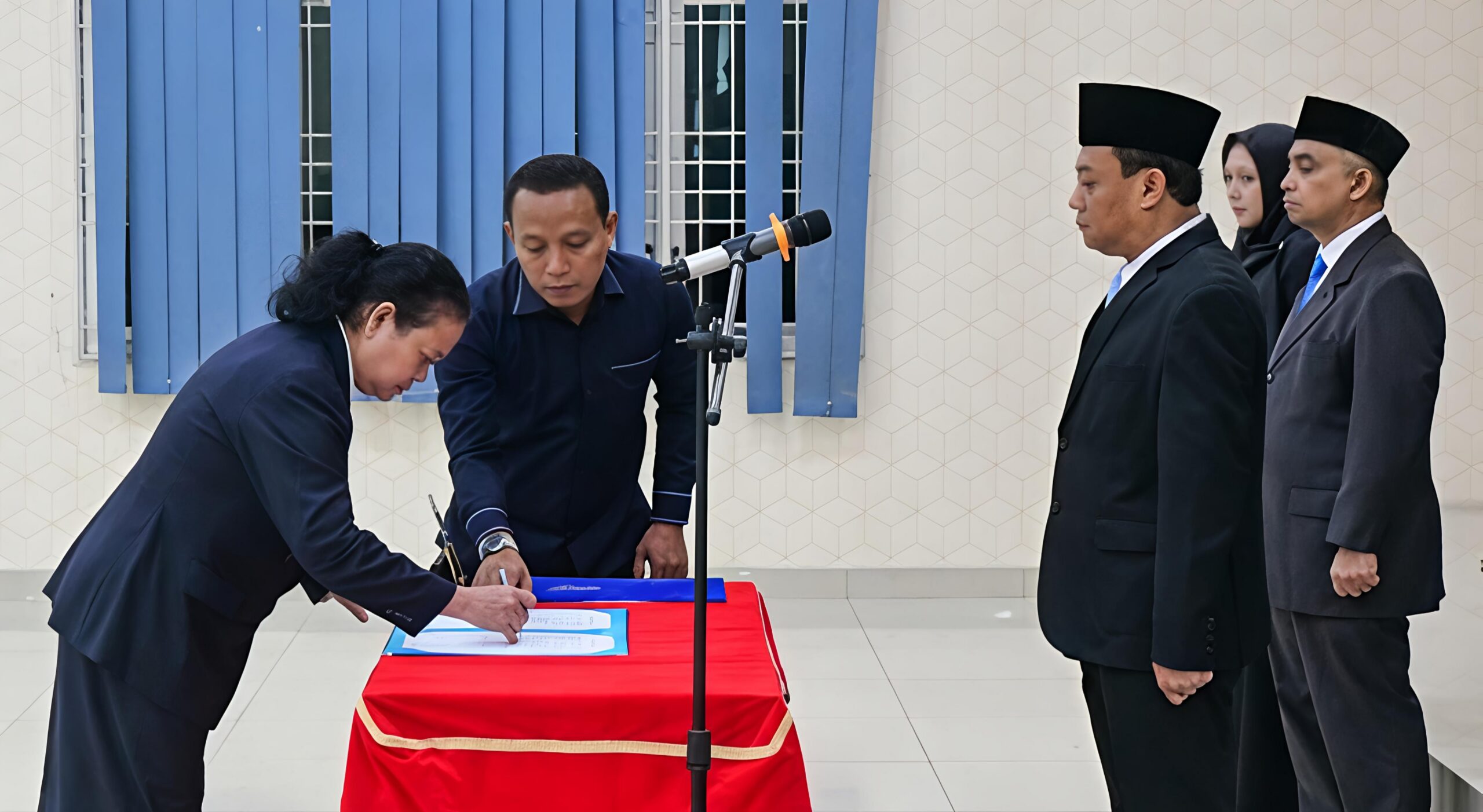 Bupati Deli Serdang dr. H. Asri Ludin Tambunan Dampingi Mendiktisaintek Brian Yuliarto Resmikan Universitas ST Bhinneka - IMG 20260629 192638 scaled