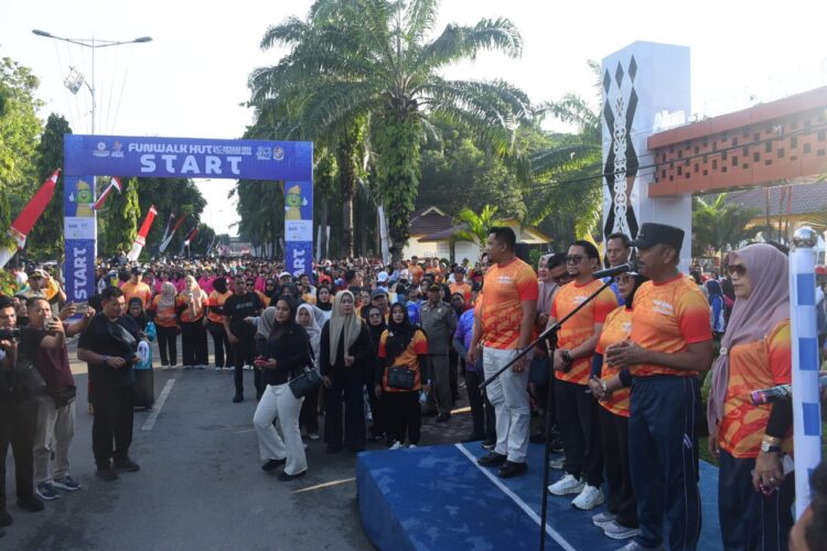 8000 Peserta Ramaikan Kegiatan Fun Walk HUT Ke-26 APKASI dan Hari Jadi Deli Serdang Ke-80