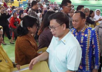 Anggota DPR RI Komisi X Sofyan Tan Serahkan 2.000 SK Program Indonesia Pintar Tahun 2026 Di Deli Serdang