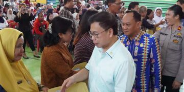 Anggota DPR RI Komisi X Sofyan Tan Serahkan 2.000 SK Program Indonesia Pintar Tahun 2026 Di Deli Serdang