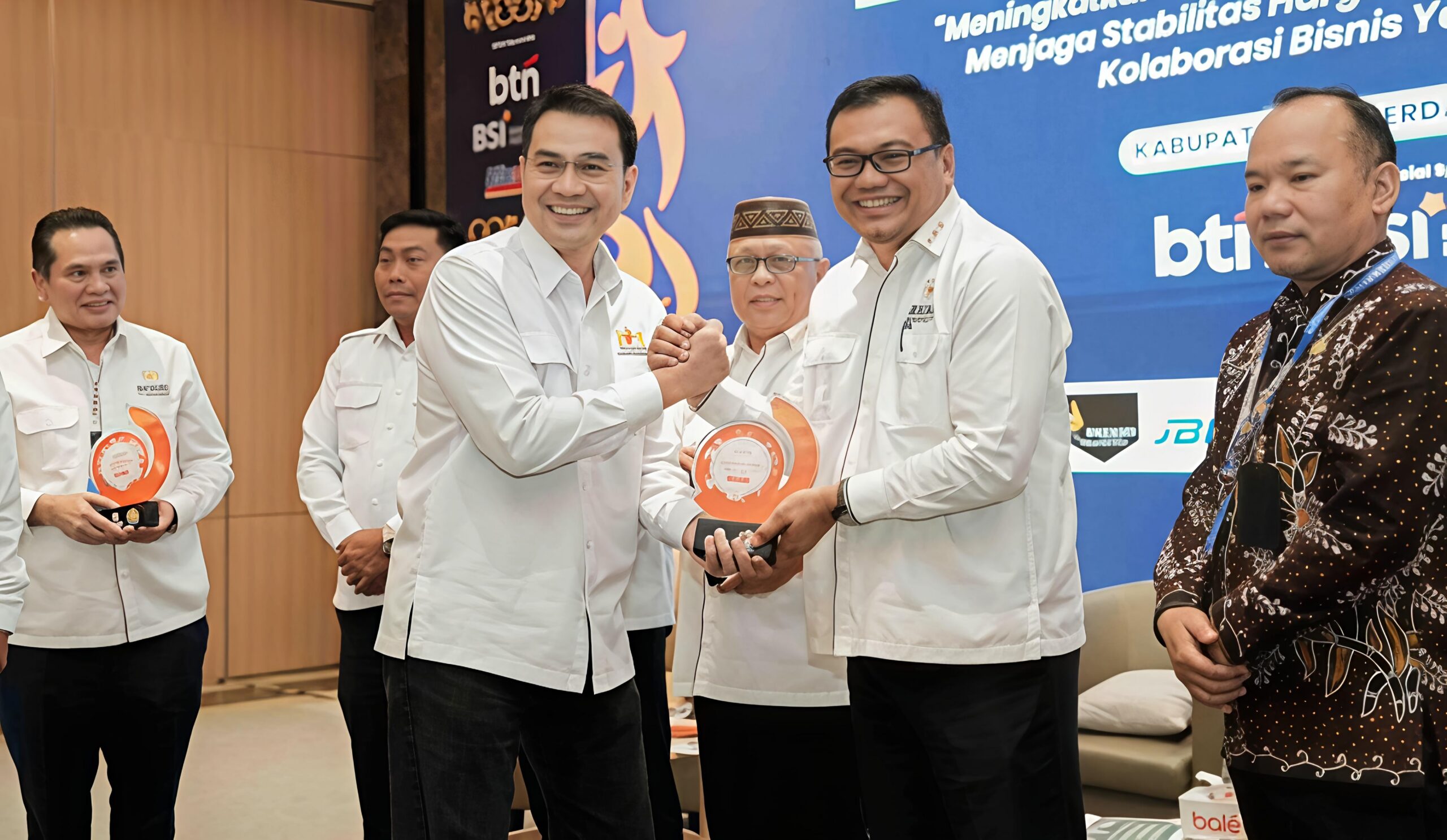 FORUM BISNIS DAERAH APKASI, BUPATI DELI SERDANG ASRI LUDIN TAWARKAN HILIRISASI UBI KAYU 3 FORUM BISNIS DAERAH APKASI, BUPATI DELI SERDANG ASRI LUDIN TAWARKAN HILIRISASI UBI KAYU - IMG 20260703 092156 scaled
