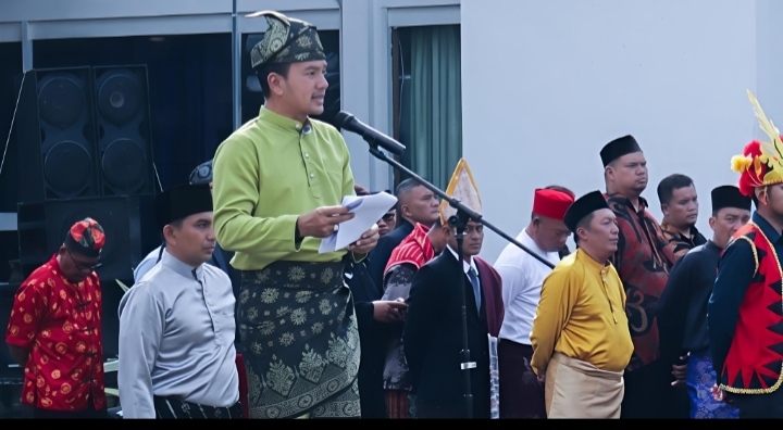 "AYAH WAJIB HADIR" Digaungkan Dalam Peringatan Hari Keluarga Nasional Ke-33 Tahun 2026 3 "AYAH WAJIB HADIR" Digaungkan Dalam Peringatan Hari Keluarga Nasional Ke-33 Tahun 2026 - IMG 20260704 002520