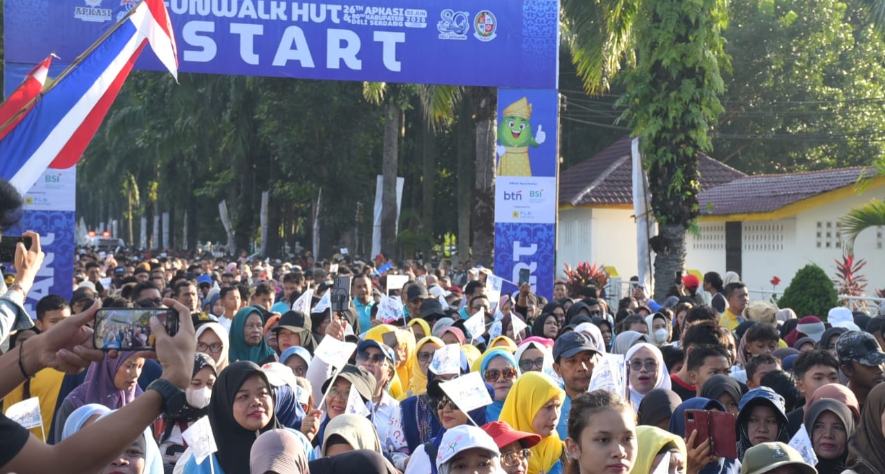 8000 Peserta Ramaikan Kegiatan Fun Walk HUT Ke-26 APKASI dan Hari Jadi Deli Serdang Ke-80 - IMG 20260705 010406