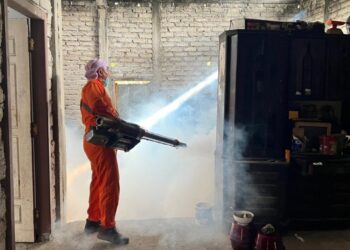 Dinas Kesehatan Pasaman Bersama Forkopimcat Panti Bergerak Cepat Lakukan Fogging Cegah Penyebaran DBD
