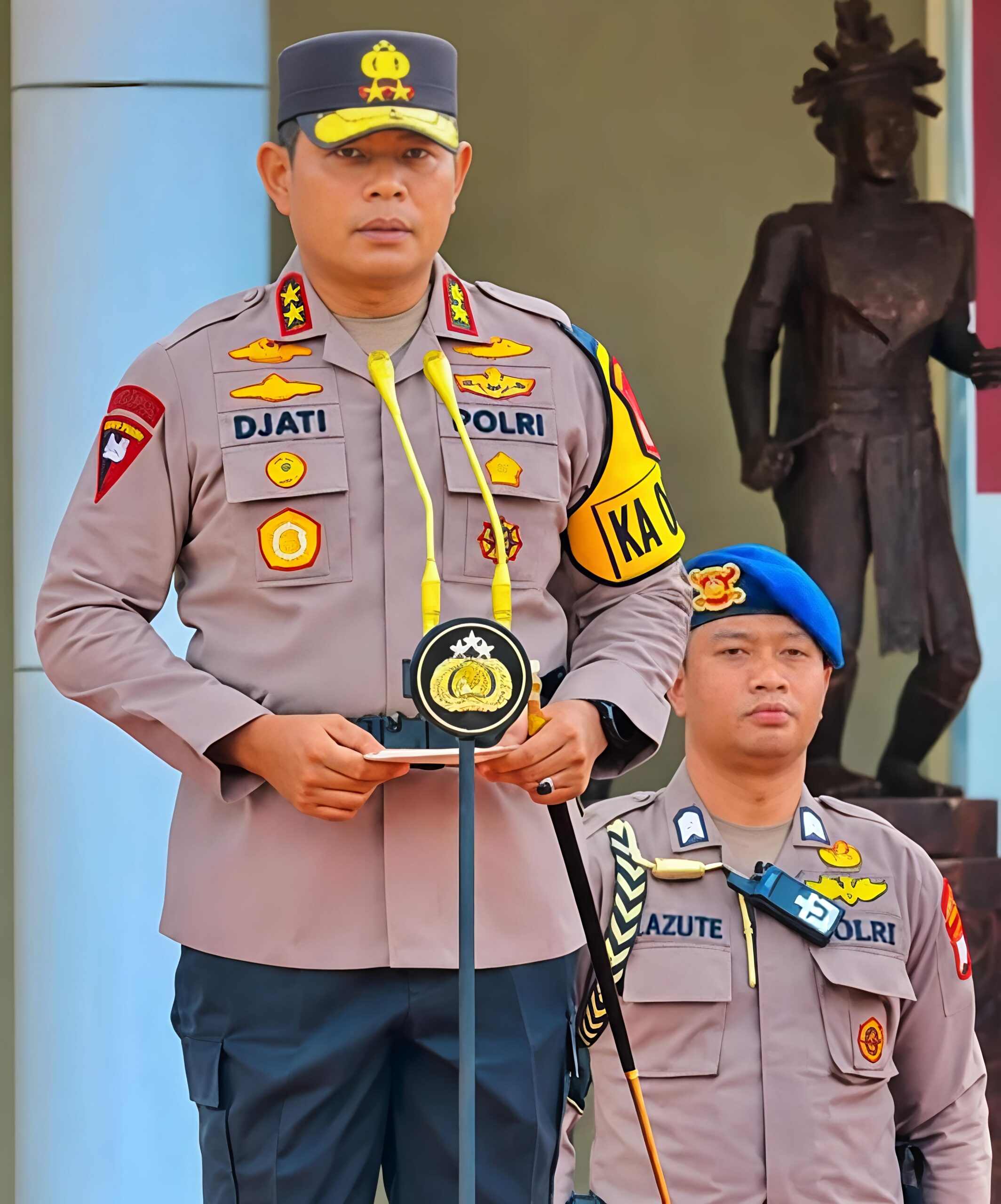 Irjen Pol Djati Wiyoto Abadhy Resmi Jabat Kapolda Sumbar, Diharapkan Perkuat Transformasi Pelayanan Presisi 6 Irjen Pol Djati Wiyoto Abadhy Resmi Jabat Kapolda Sumbar, Diharapkan Perkuat Transformasi Pelayanan Presisi - IMG 20260706 100415 scaled
