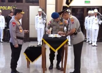 REGENERASI KEPEMIMPINAN DAN PENYEGARAN DI TUBUH KEPOLISIAN RI