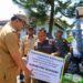 Bupati Deli Serdang Asri Ludin Tinjau Sekaligus Ikut Memanen Bawang Merah Bersama Poktan Tani Jaya Tani Desa Ramunia 