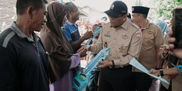 Bupati dr. H. Asri Ludin Tambunan Lakukan Peletakan Batu Pertama Pembangunan Empat Rumah Layak Huni Di Pancurbatu