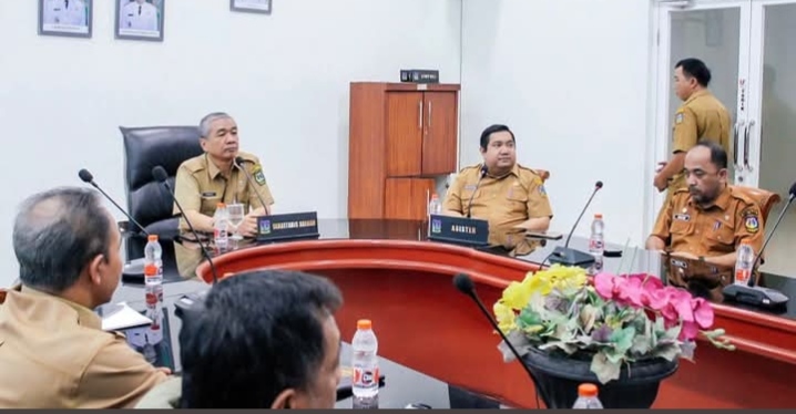 SEKDAKO TEBING TINGGI PIMPIN RAKOR PERSIAPAN HUT KE-81 KEMERDEKAAN RI 3 SEKDAKO TEBING TINGGI PIMPIN RAKOR PERSIAPAN HUT KE-81 KEMERDEKAAN RI - IMG 20260708 095048