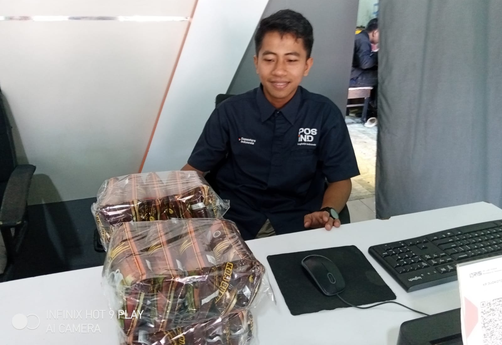 Dari Penjaga Kantor Hingga Branch Manager, Dedikasi Edo Menjadi Energi Baru Kebangkitan Kantor Pos Dua Koto 4 Dari Penjaga Kantor Hingga Branch Manager, Dedikasi Edo Menjadi Energi Baru Kebangkitan Kantor Pos Dua Koto - IMG 20260709 103526