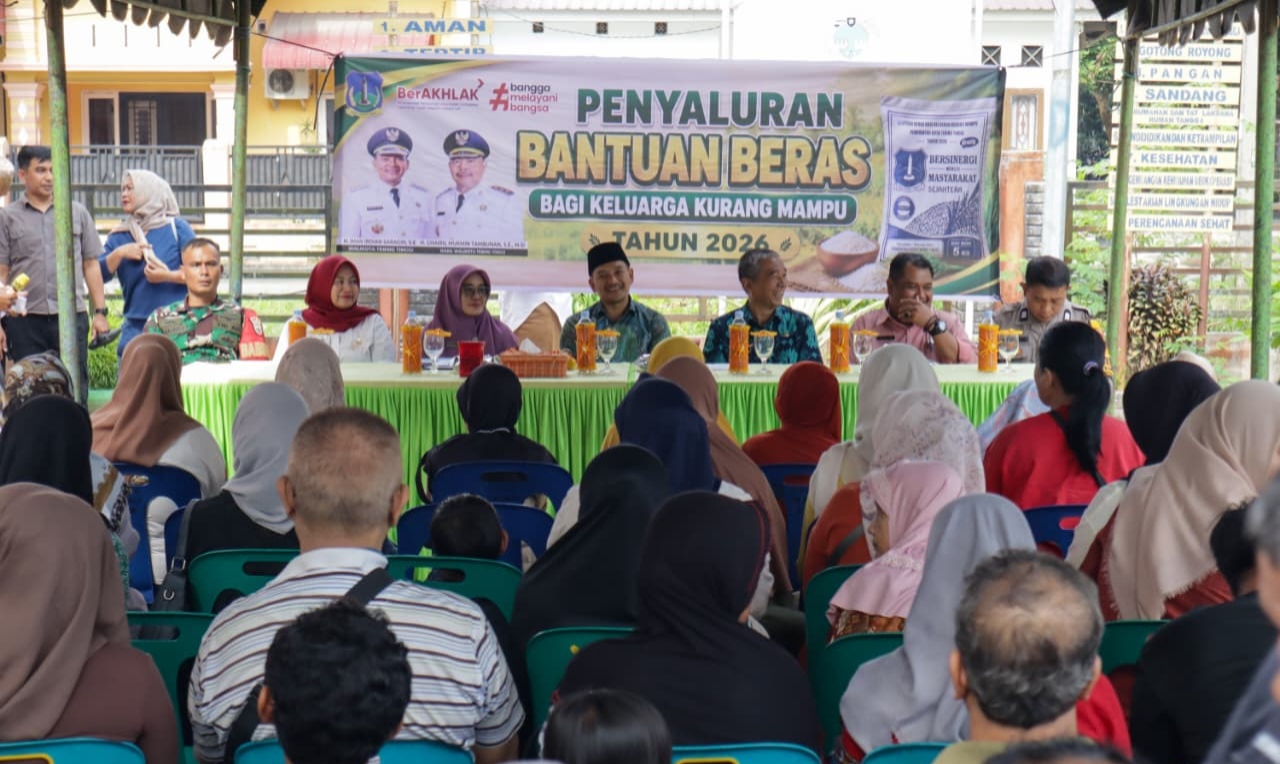 WALI KOTA TEBING TINGGI TINJAU PENYALURAN BANTUAN BERAS PREMIUM TAHAP PERTAMA - IMG 20260710 205754