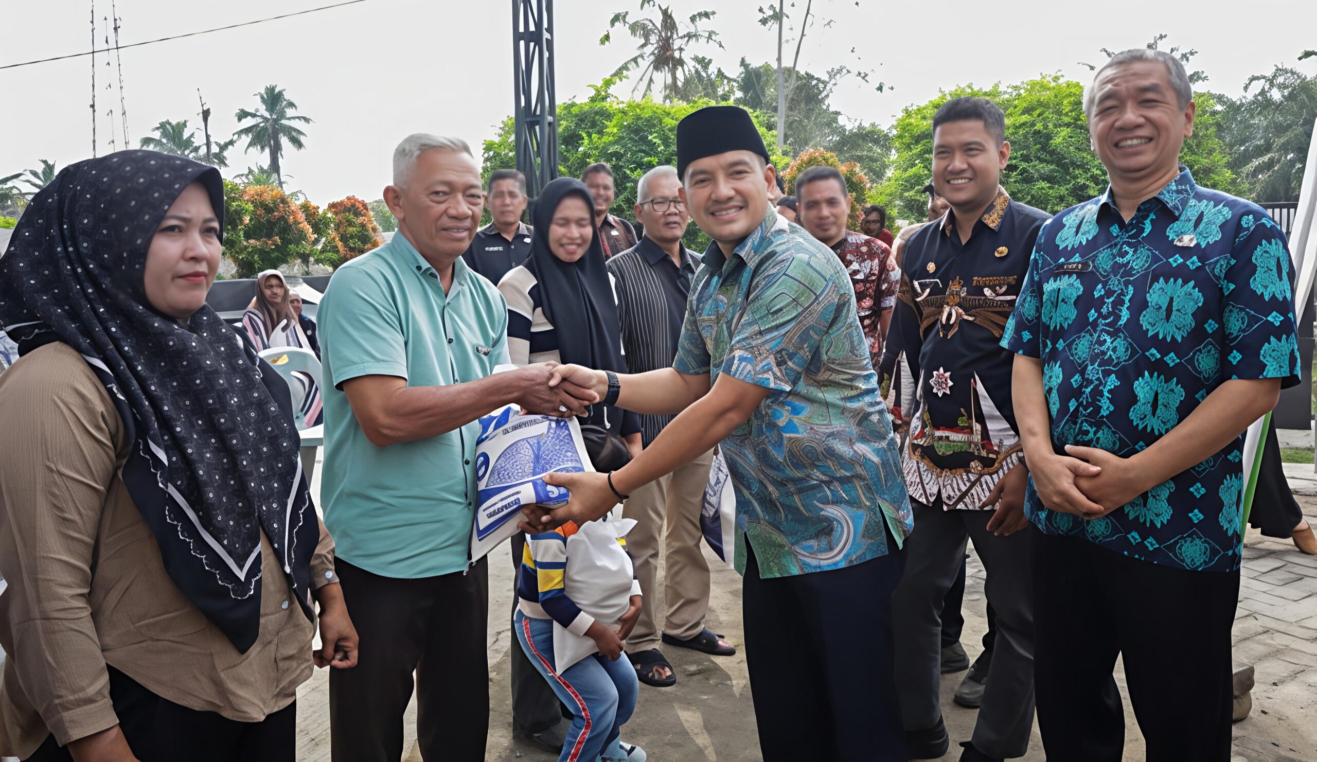 WALI KOTA TEBING TINGGI TINJAU PENYALURAN BANTUAN BERAS PREMIUM TAHAP PERTAMA - IMG 20260710 205926 scaled