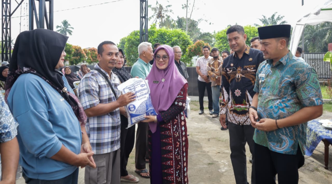 WALI KOTA TEBING TINGGI TINJAU PENYALURAN BANTUAN BERAS PREMIUM TAHAP PERTAMA - IMG 20260710 210225