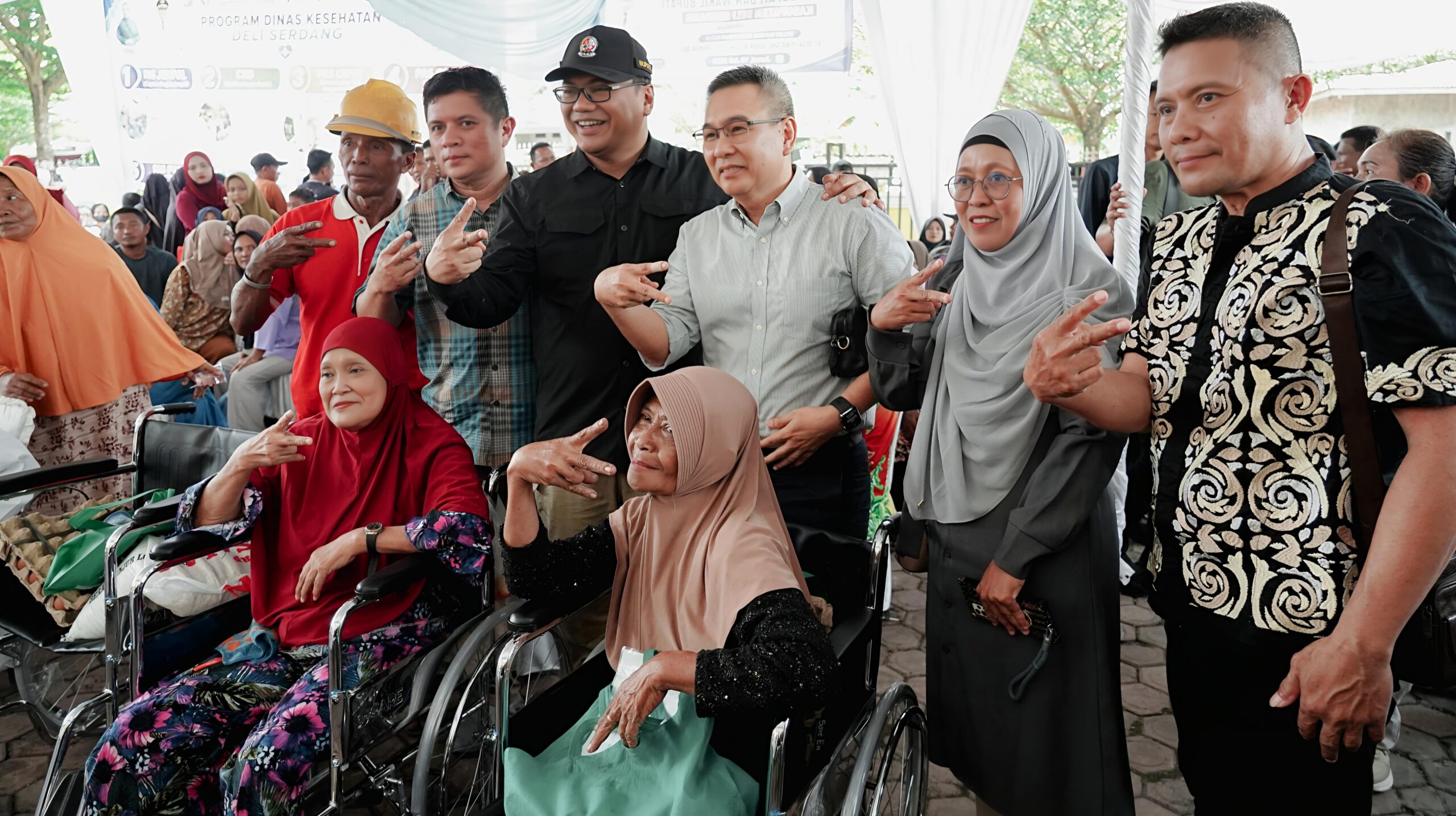 Bupati Deli Serdang Serahkan Alsintan Kepada Brigade Pangan Dan Kartu Pengenal Bilal Jenazah Serta Penggali Kubur Di Labuhan Deli - IMG 20260711 182853 scaled