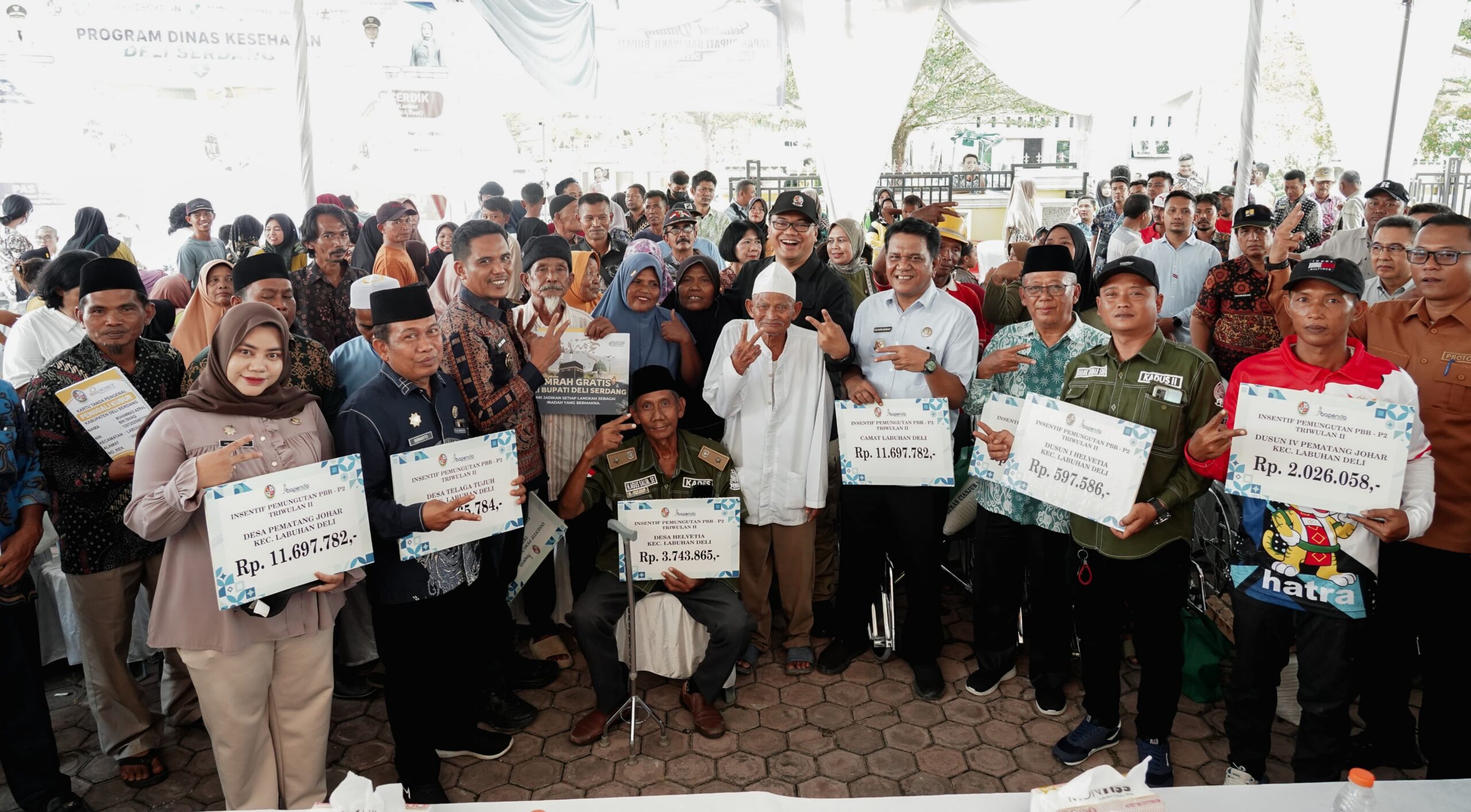 Bupati Deli Serdang Serahkan Alsintan Kepada Brigade Pangan Dan Kartu Pengenal Bilal Jenazah Serta Penggali Kubur Di Labuhan Deli - IMG 20260711 182948 scaled