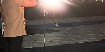 JELANG PENUTUPAN JAMDASU XI, GUBSU BOBBY NASUTION BERMALAM DI BUMPER SIBOLANGIT, KOBARKAN SEMANGAT ADIK-ADIK PRAMUKA