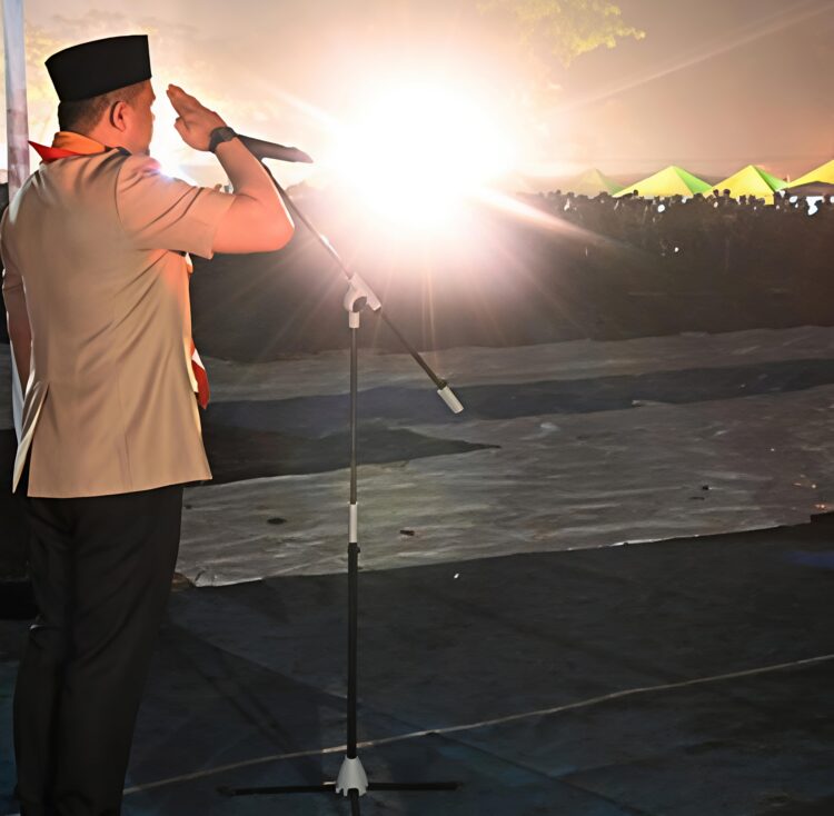 JELANG PENUTUPAN JAMDASU XI, GUBSU BOBBY NASUTION BERMALAM DI BUMPER SIBOLANGIT, KOBARKAN SEMANGAT ADIK-ADIK PRAMUKA