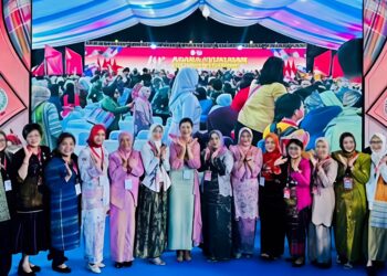 KETUA DEKRANASDA TEBING TINGGI NY. HJ. SUSMIRA WANTI IMAN IRDIAN, HADIRI HUT KE-46 DEKRANAS DI MAKASSAR
