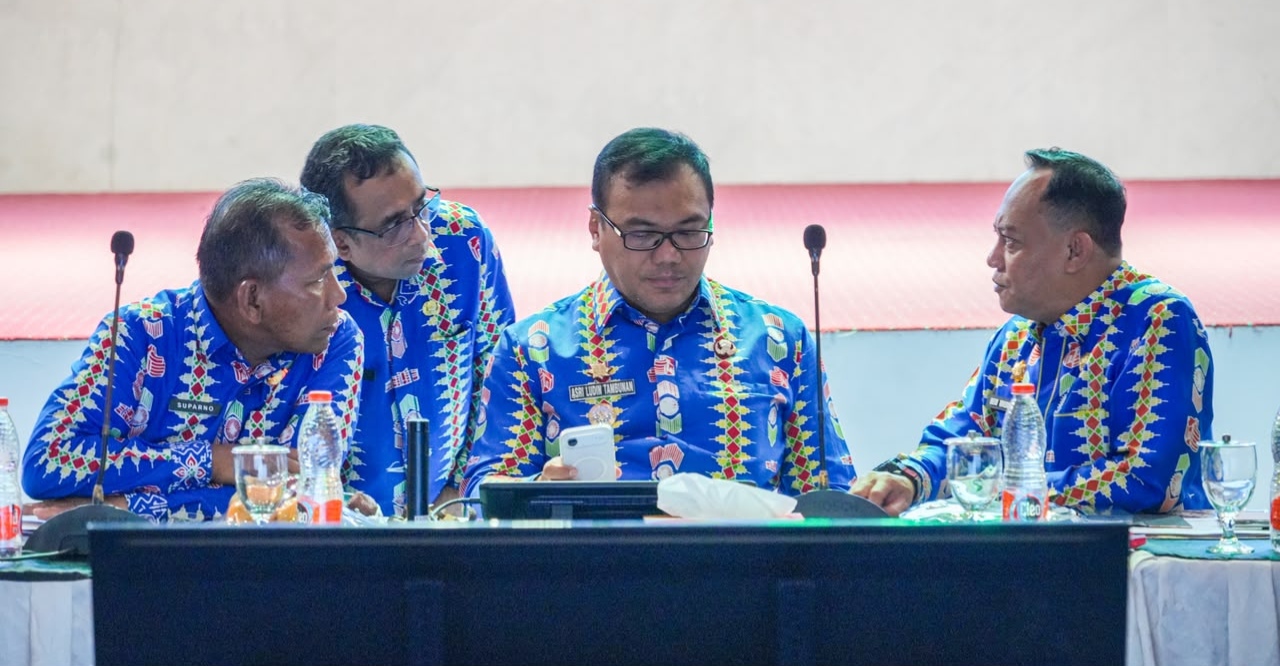 Bupati Asri Ludin Tambunan Minta Kepala Sekolah Di Kabupaten Deli Serdang Hadirkan Perubahan Nyata - IMG 20260716 220305