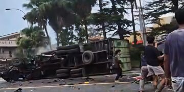 Rem Blong, Truck Angkut Galon Tubruk 8 Kenderaan, 4 Orang Meninggal Dunia 8 Luka-luka 