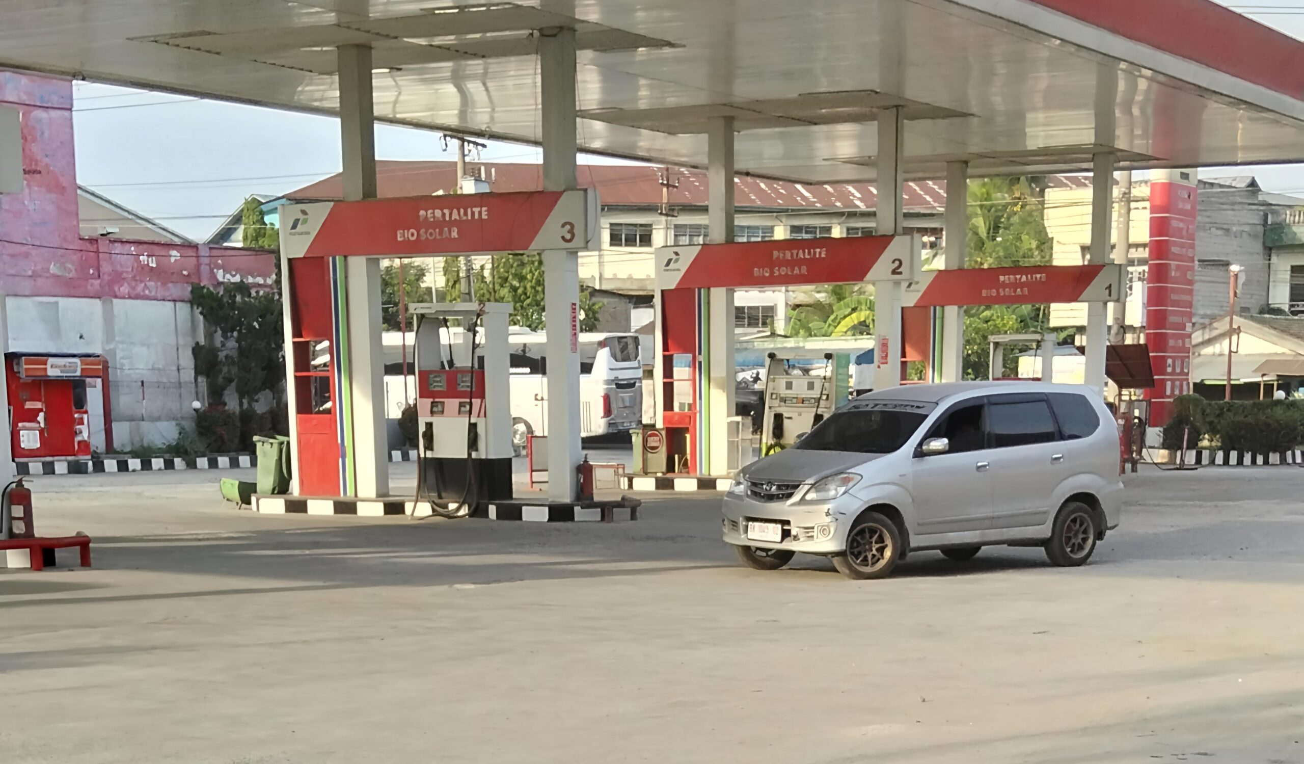 Pembelian BBM Pertalite Masih Sulit Dan Antri Di Kota Tebing Tinggi 8 Pembelian BBM Pertalite Masih Sulit Dan Antri Di Kota Tebing Tinggi - IMG 20260718 140351 scaled
