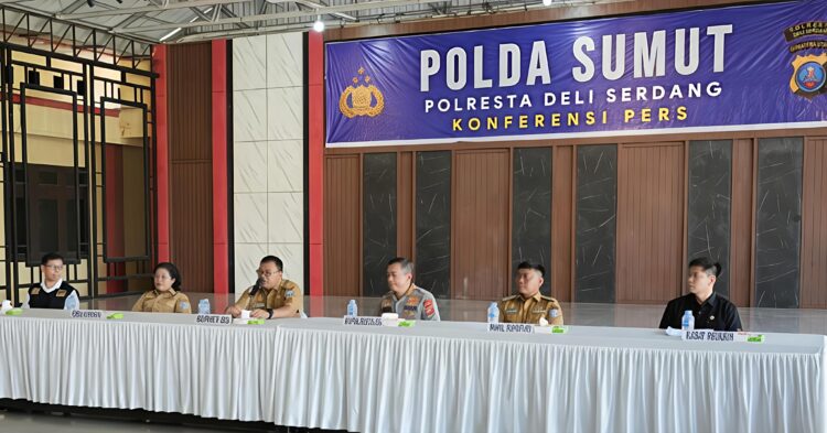 Pecahnya Kaca Jendela Kamar Rumdis Wakil Bupati Deli Serdang Terjadi Pada Juni 2026, Bukan Disebabkan Proyektil Senjata Api 2 Pecahnya Kaca Jendela Kamar Rumdis Wakil Bupati Deli Serdang Terjadi Pada Juni 2026, Bukan Disebabkan Proyektil Senjata Api