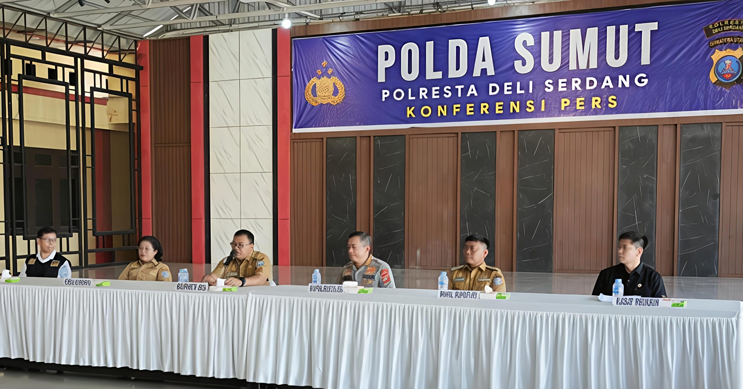 Pecahnya Kaca Jendela Kamar Rumdis Wakil Bupati Deli Serdang Terjadi Pada Juni 2026, Bukan Disebabkan Proyektil Senjata Api 3 Pecahnya Kaca Jendela Kamar Rumdis Wakil Bupati Deli Serdang Terjadi Pada Juni 2026, Bukan Disebabkan Proyektil Senjata Api - IMG 20260721 191651 scaled