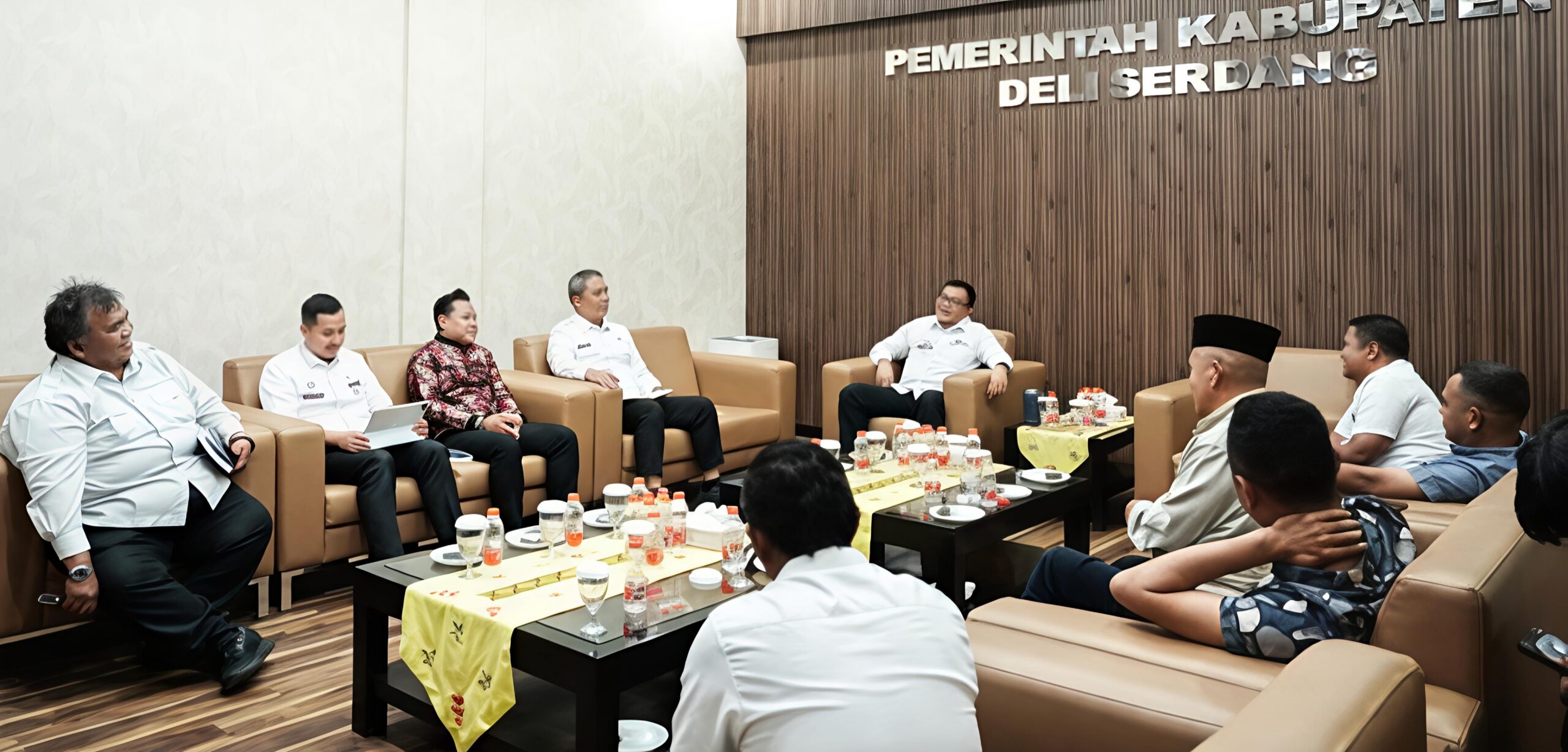 Bupati Asri Ludin Tambunan, Terima Audiensi Pengurus Federasi Akuatik Indonesia Kabupaten Deli Serdang - IMG 20260722 172122 scaled