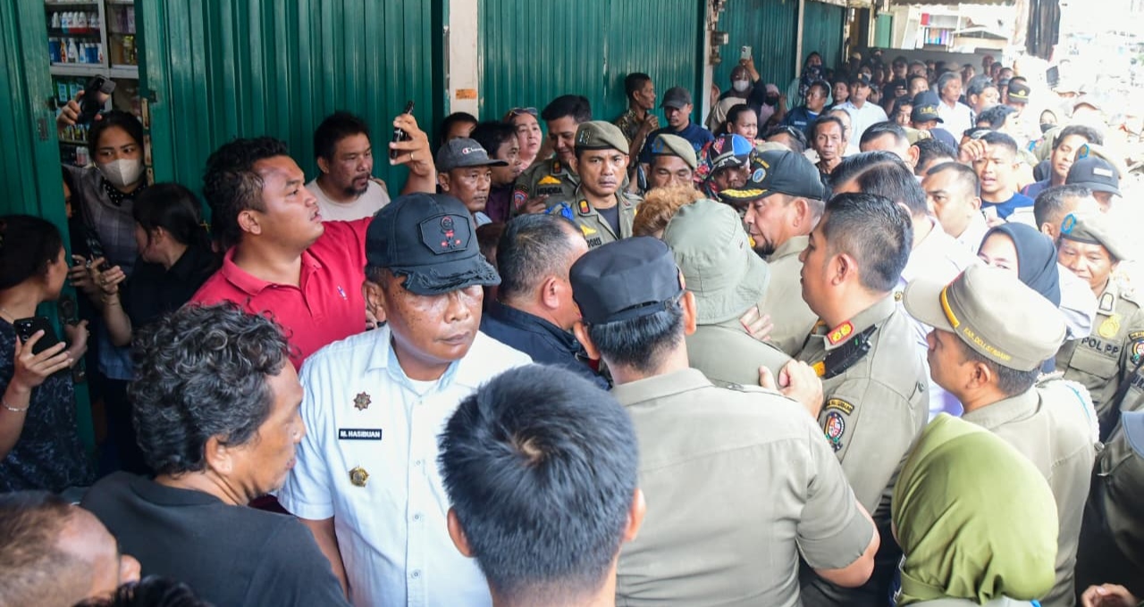 PEMKAB DELI SERDANG SEGEL DAN KOSONGKAN 33 UNIT RUKO EKS DELIMAS UNTUK AMANKAN ASET DAERAH - IMG 20260722 172137