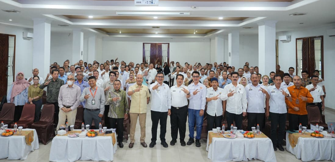 Bupati Deli Serdang Buka Forum Group Discussion I Revisi Rencana Tata Ruang Wilayah Dan Kick-Off Meeting Kajian Lingkungan Hidup Strategis 3 Bupati Deli Serdang Buka Forum Group Discussion I Revisi Rencana Tata Ruang Wilayah Dan Kick-Off Meeting Kajian Lingkungan Hidup Strategis - IMG 20260722 172447