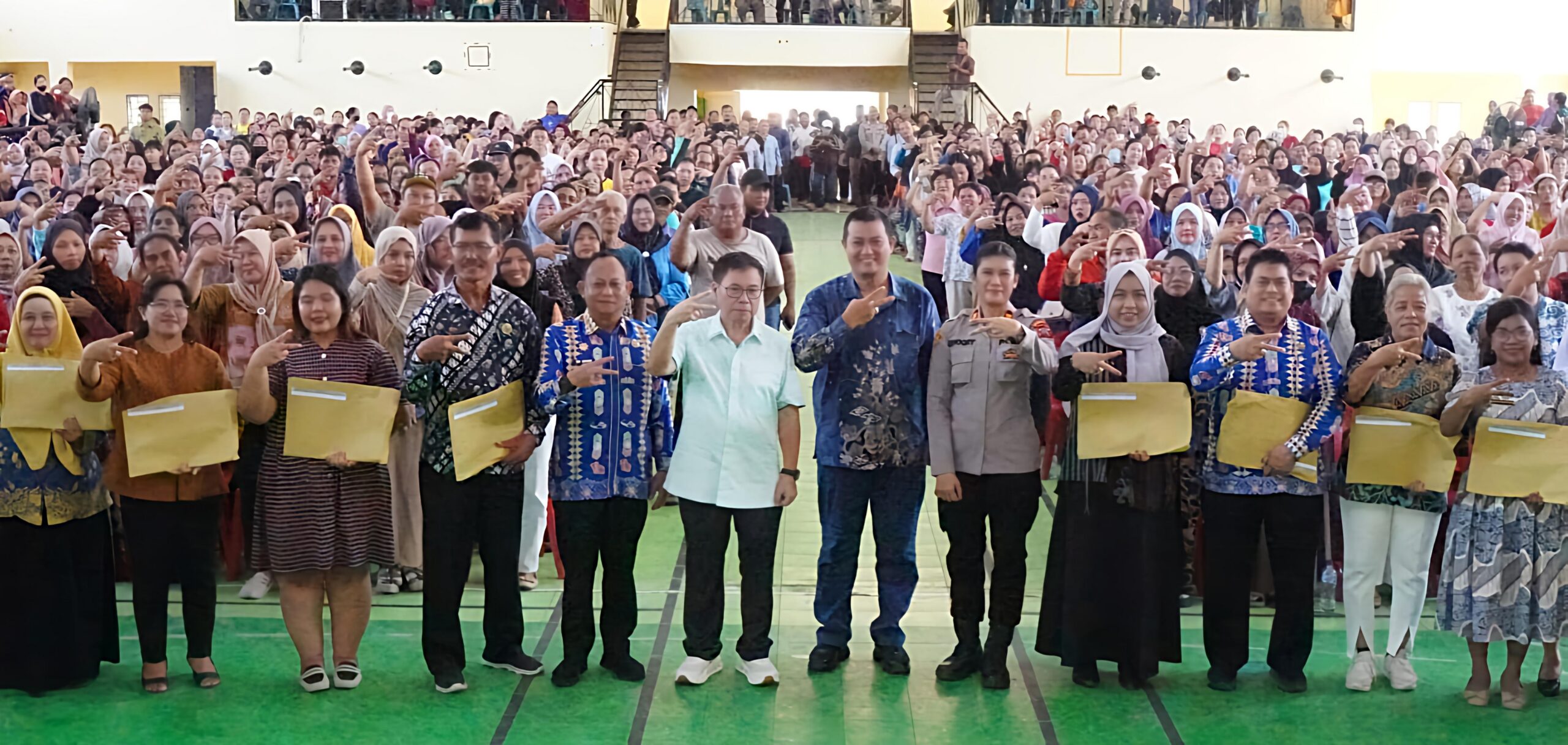 Anggota DPR RI Komisi X Sofyan Tan Serahkan 2.000 SK Program Indonesia Pintar Tahun 2026 Di Deli Serdang 5 Anggota DPR RI Komisi X Sofyan Tan Serahkan 2.000 SK Program Indonesia Pintar Tahun 2026 Di Deli Serdang - IMG 20260723 175715 scaled