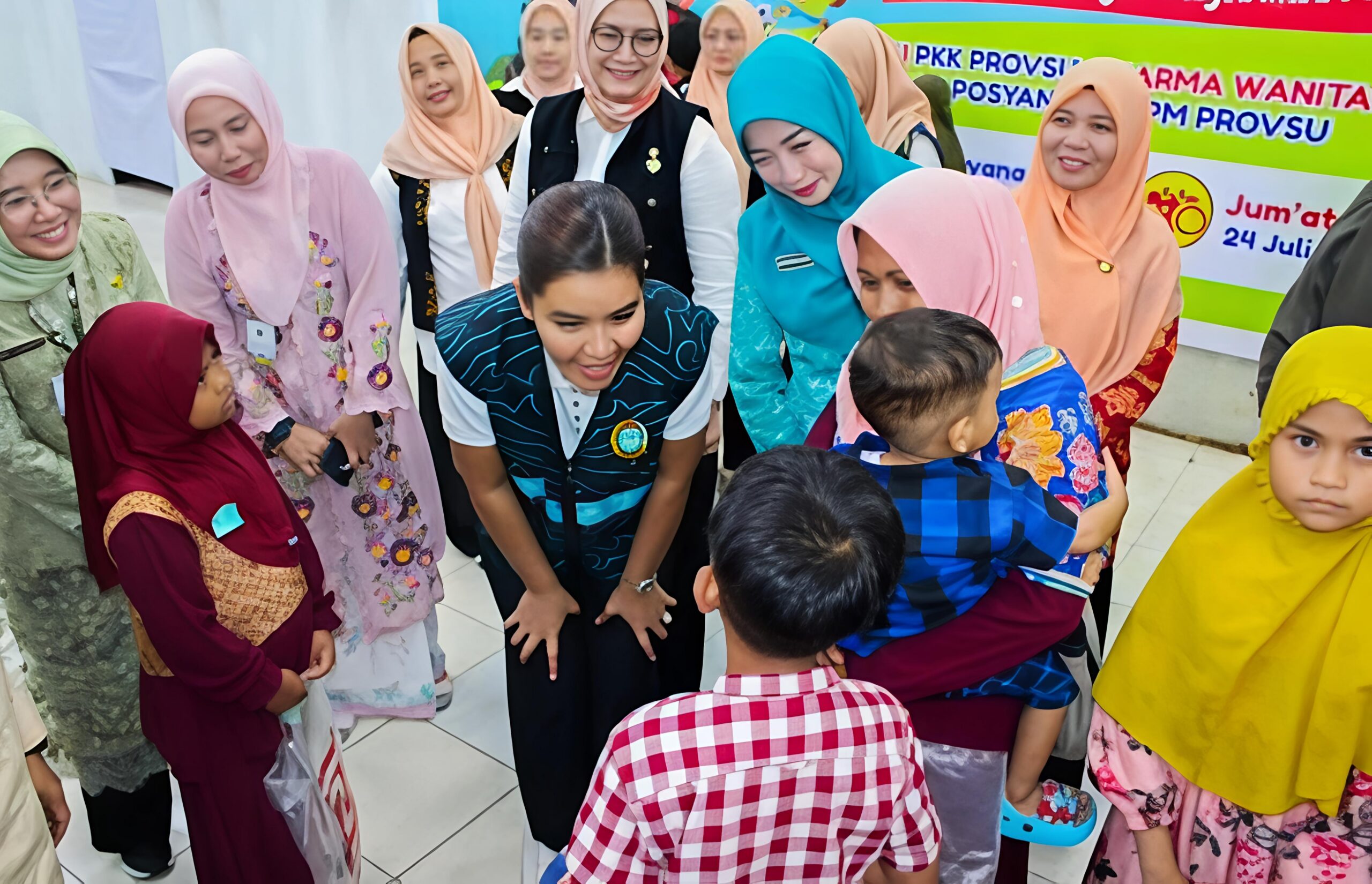 KETUA TP PKK TEBING TINGGI SAMBUT KAHIYANG AYU PADA PERINGATAN HAN 2026, 200 ANAK YATIM TERIMA SANTUNAN 4 KETUA TP PKK TEBING TINGGI SAMBUT KAHIYANG AYU PADA PERINGATAN HAN 2026, 200 ANAK YATIM TERIMA SANTUNAN - IMG 20260726 170412 scaled